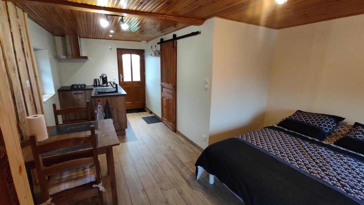 Studio Chaleureux Dans Les Monts Du Forez Verrieres-en-Forez Luaran gambar